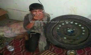 نجل المخلافي لدى دبح الدواعش والده في بيرباشا بتعز